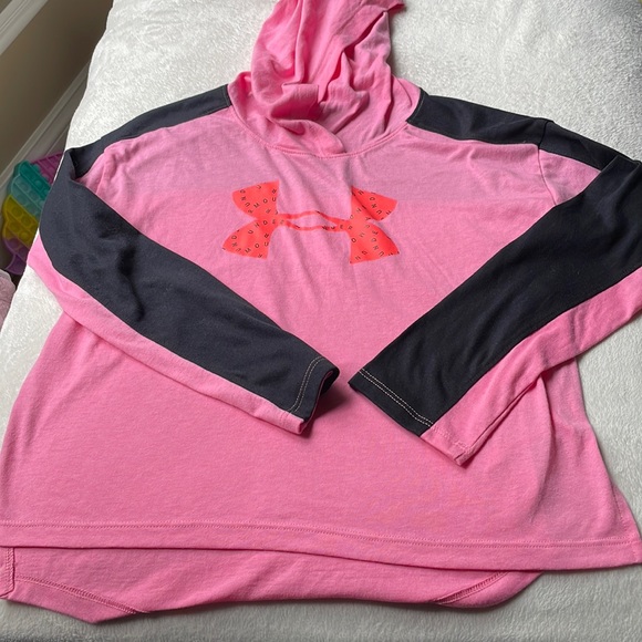 NWT Under armour small hooded shirt - Picture 1 of 2